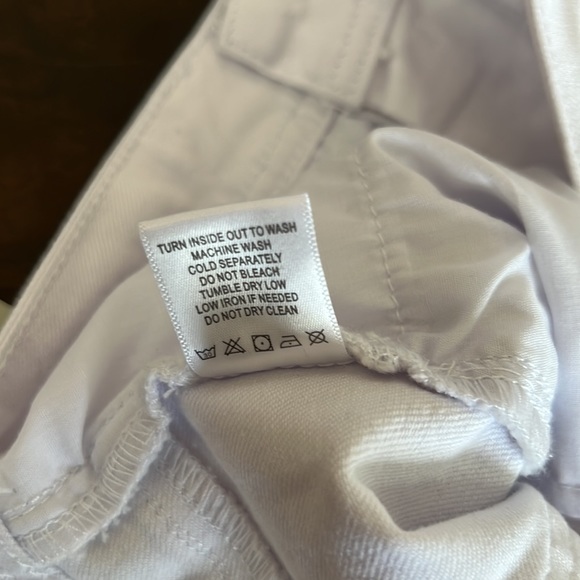 John Mark Floral Eyelet Embroidered Fringe Hem Straight Leg Jeans. - Picture 10 of 12